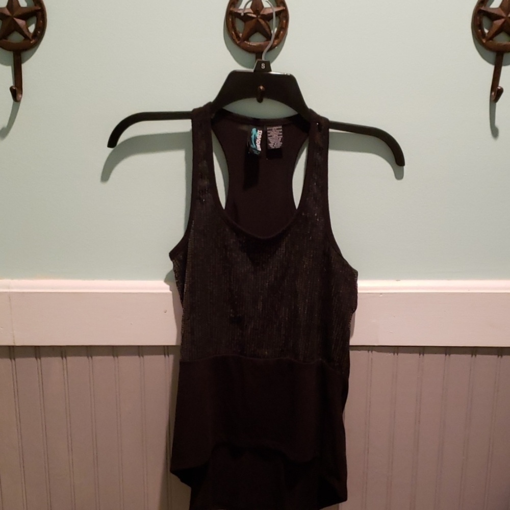 Tank top razorback with sequence